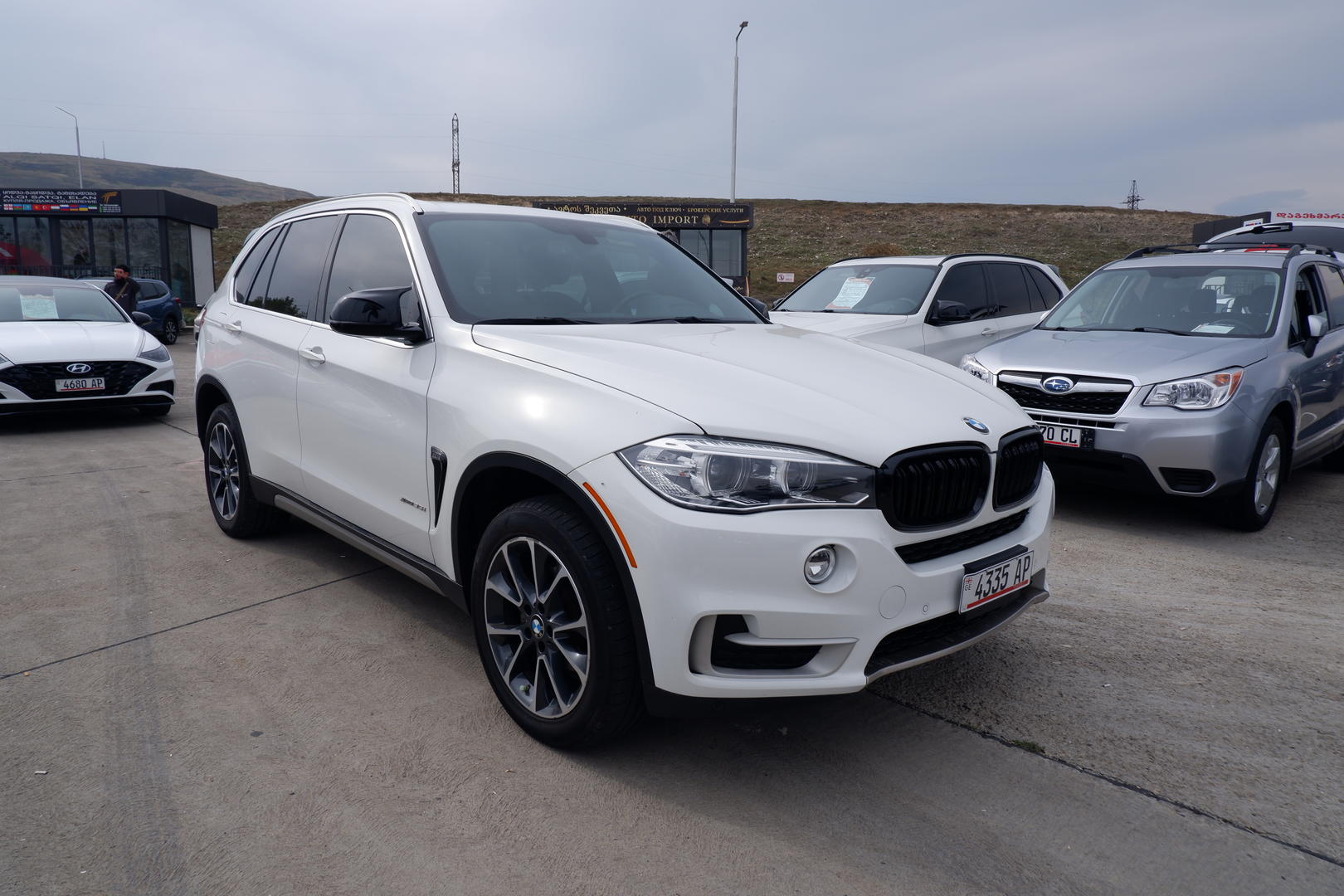 BMW X5 2017 — photo 2
