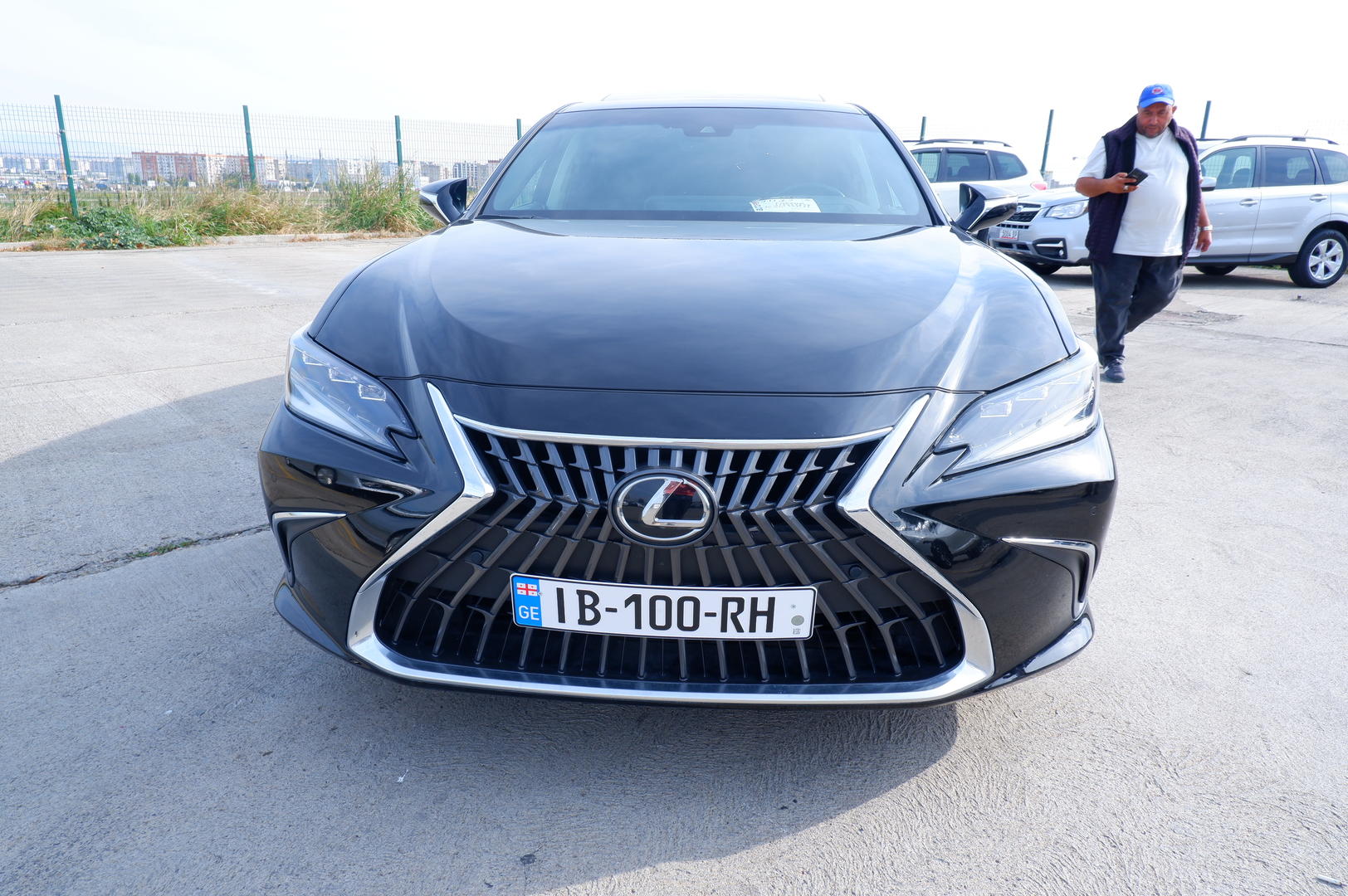 Lexus ES 300 2023 — photo 2