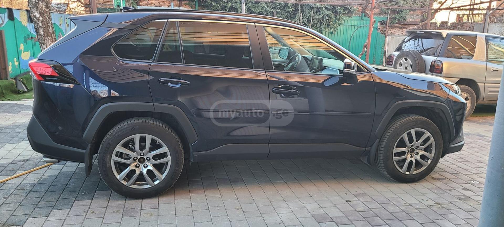 Toyota RAV 4 2022 — photo 2