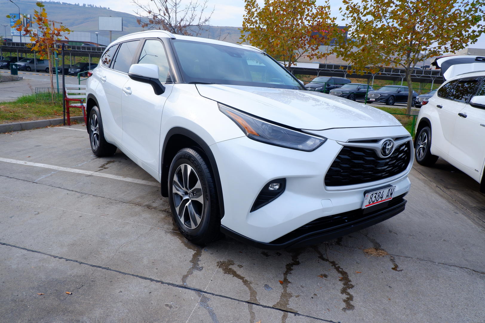 Toyota Highlander 2023 — photo 2