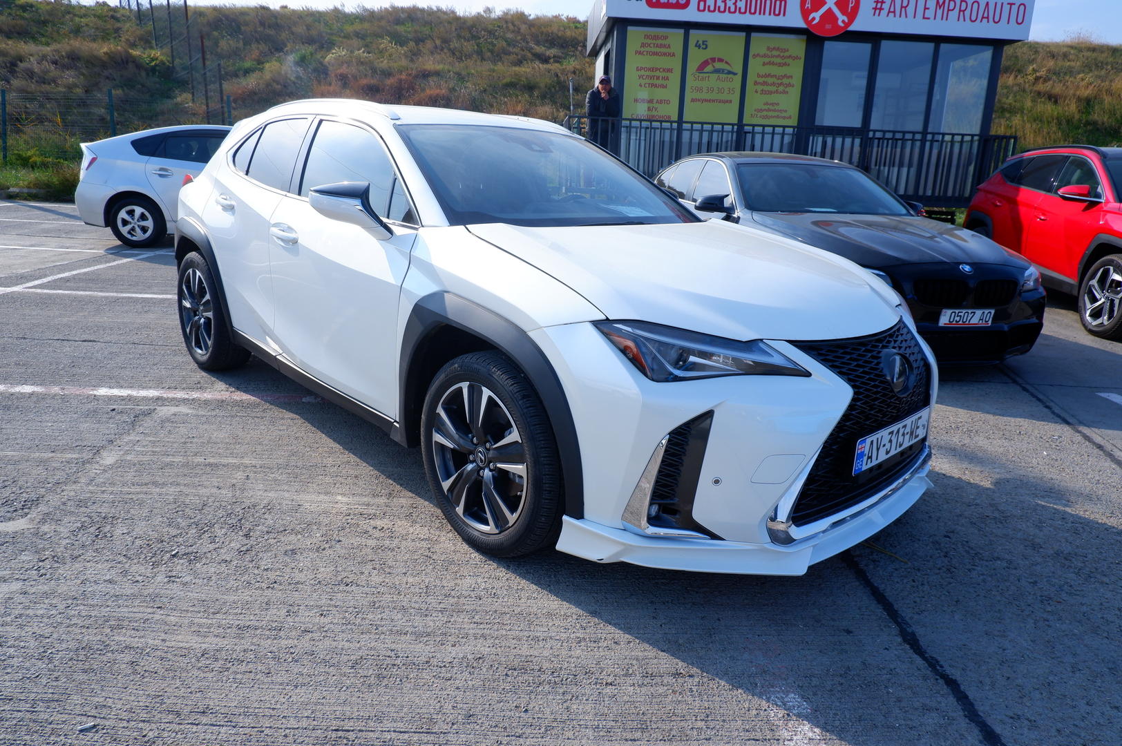Lexus UX 200 2021 — photo 2