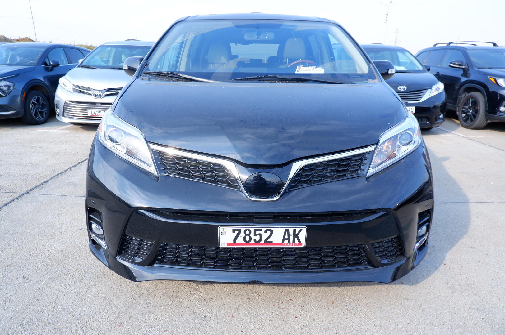 Toyota Sienna 2014 — photo 2