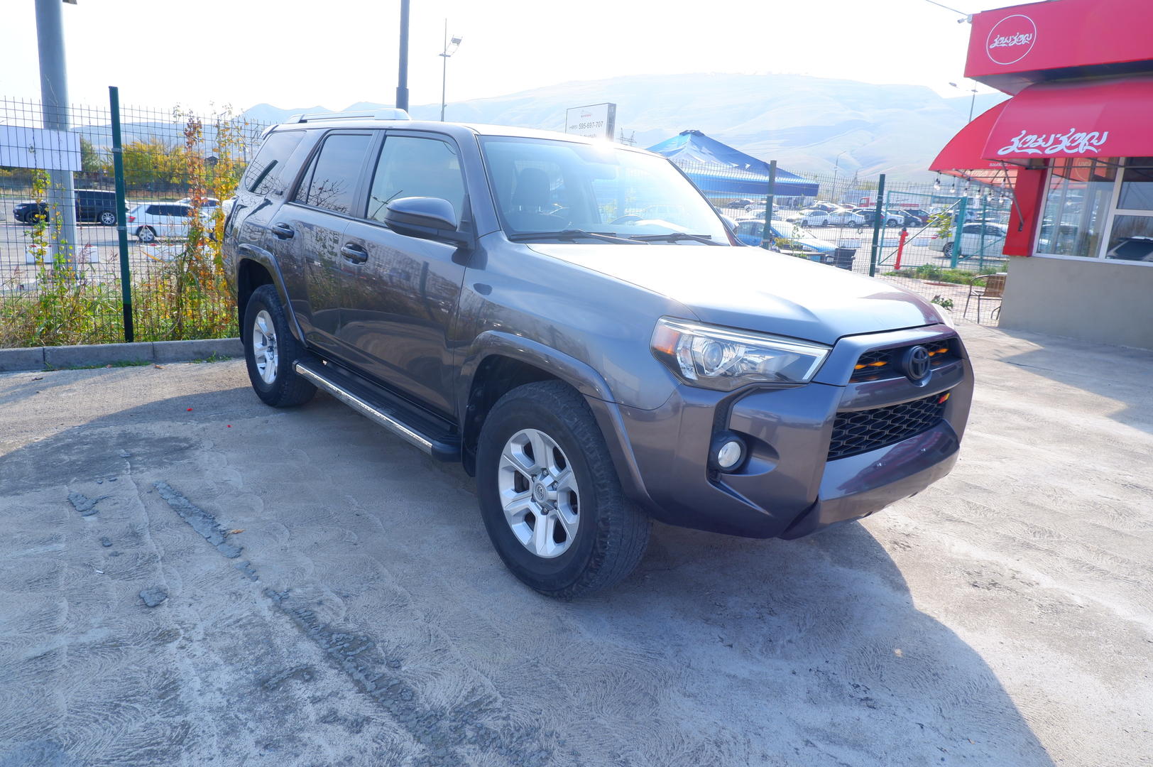 Toyota 4Runner 2017 — photo 2