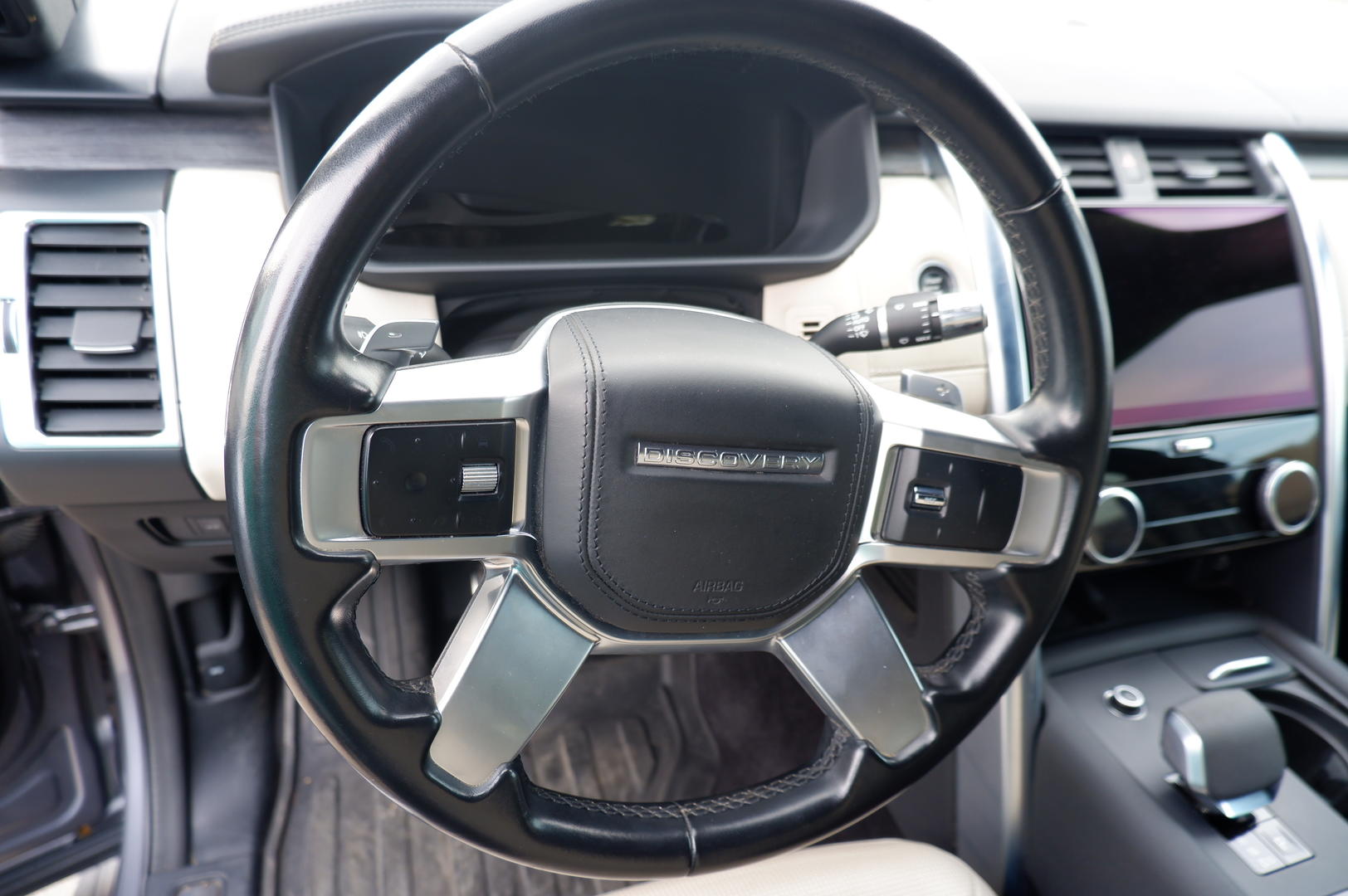 Subaru Outback 2019 — photo 2