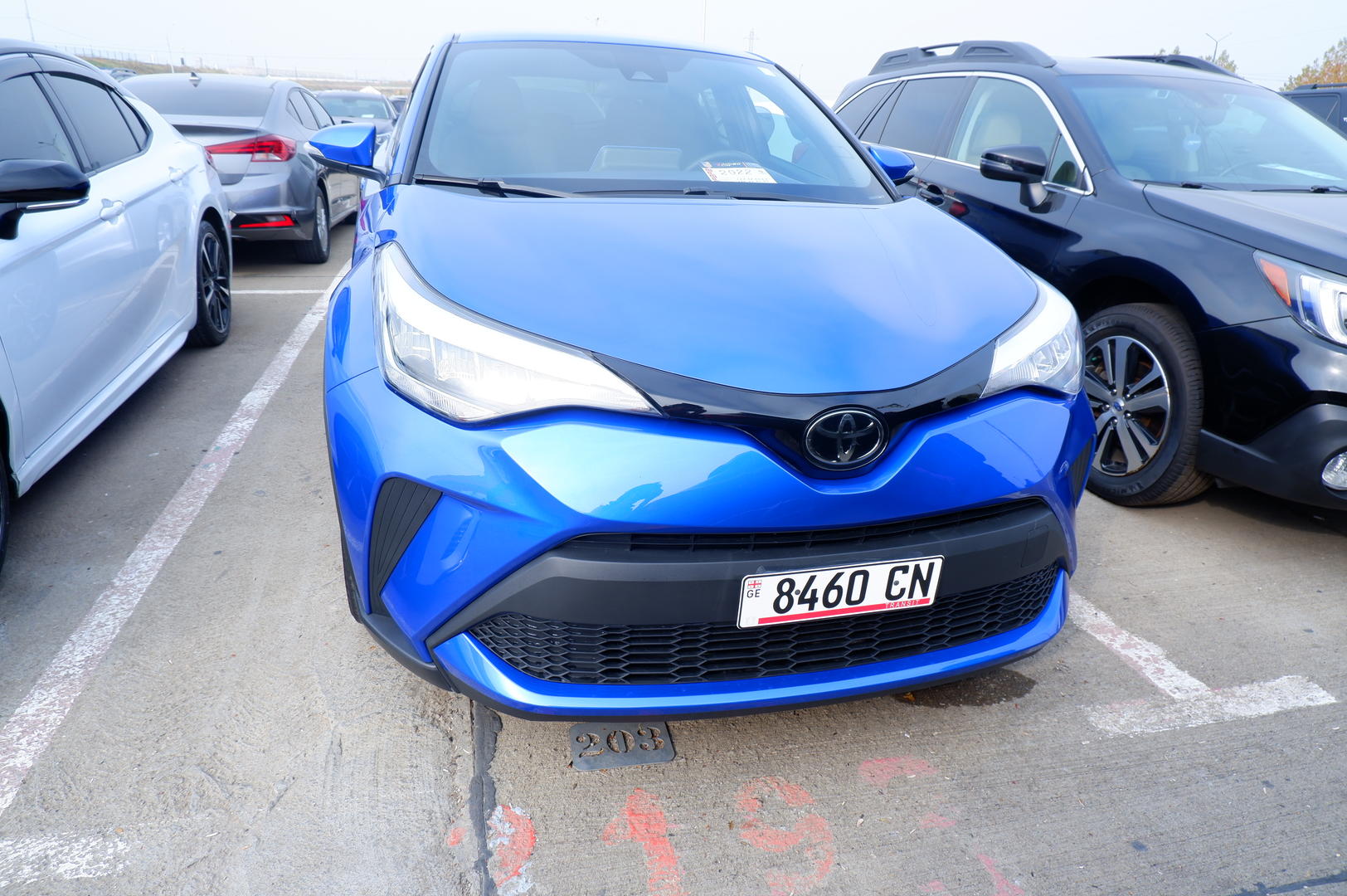 Toyota C-HR 2021 — photo 2
