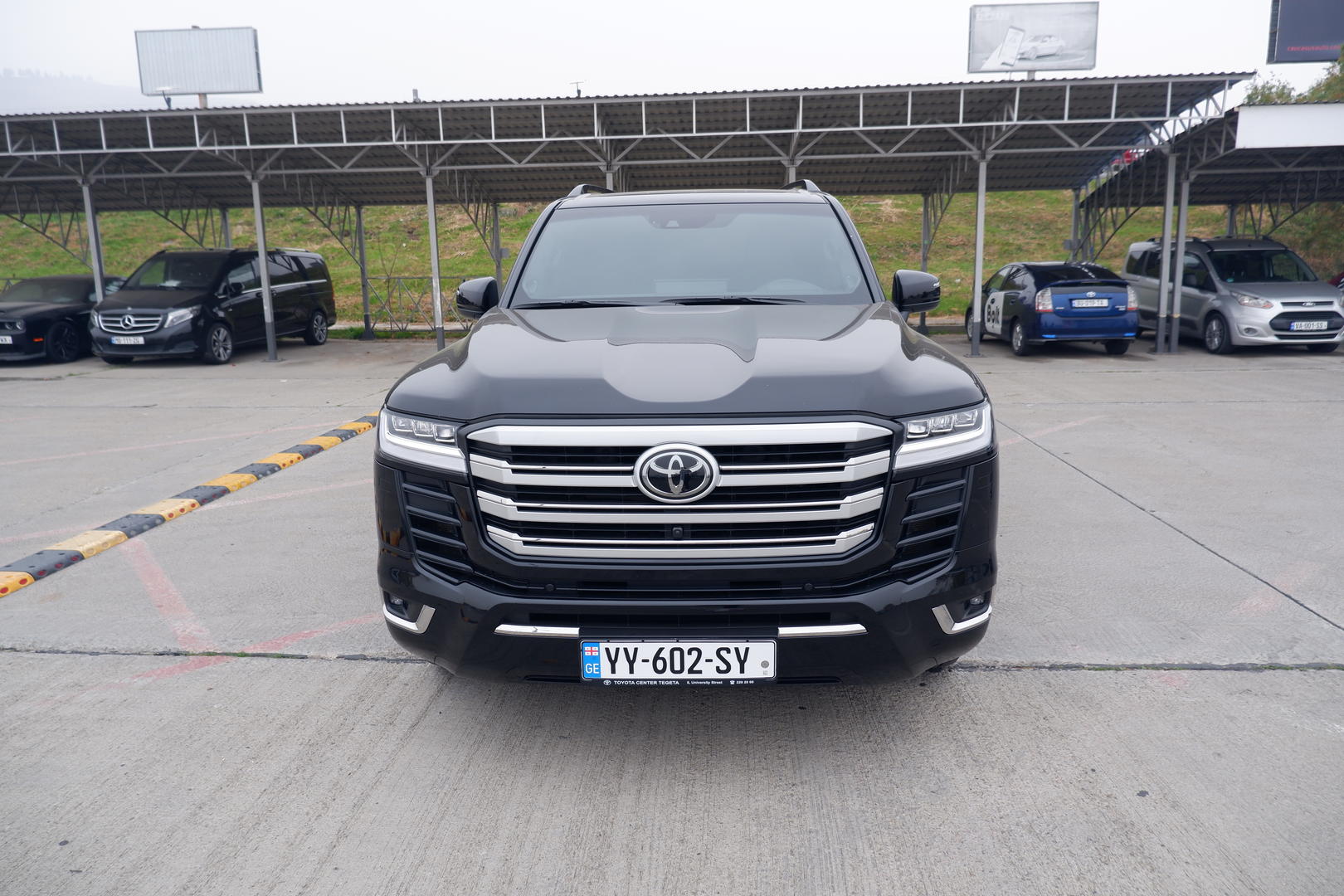 Toyota Land Cruiser 300 2024 — photo 2