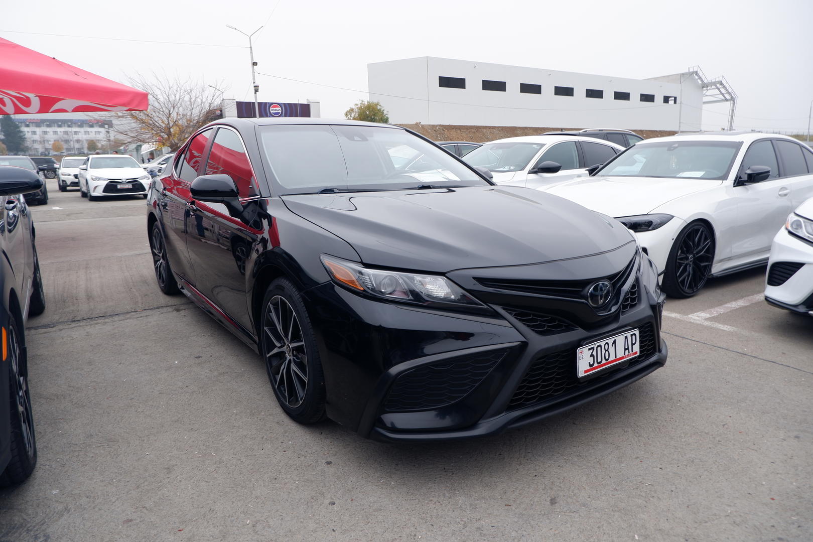 Toyota Camry 2021 — photo 2