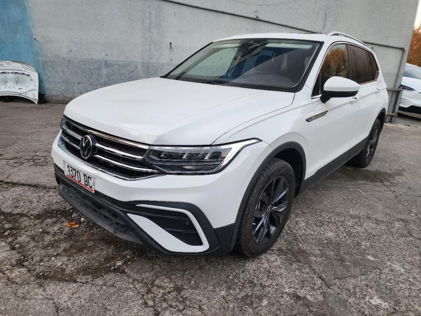 Volkswagen Tiguan 2022 — photo 2