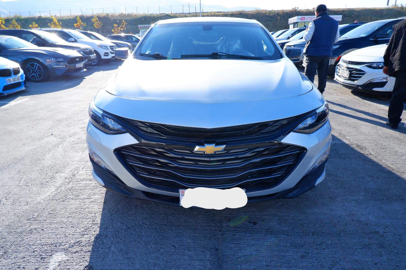 Chevrolet Malibu 2022 — photo 2