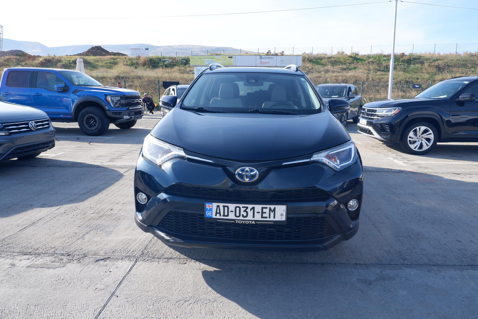 Toyota RAV4 2017 — photo 2
