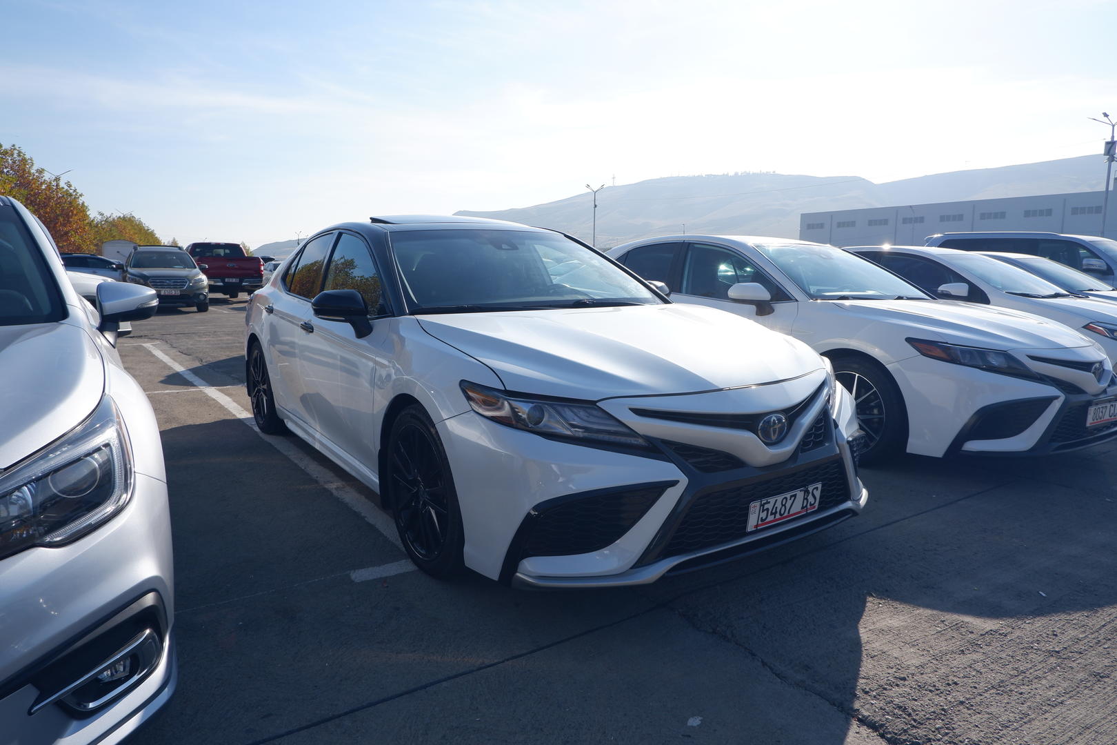 Toyota Camry 2023 — photo 2