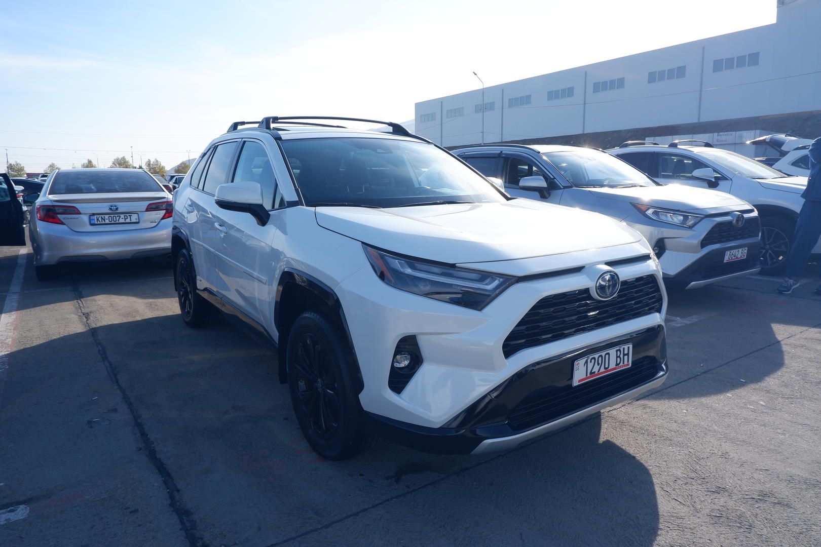 Toyota RAV4 2022 — photo 2