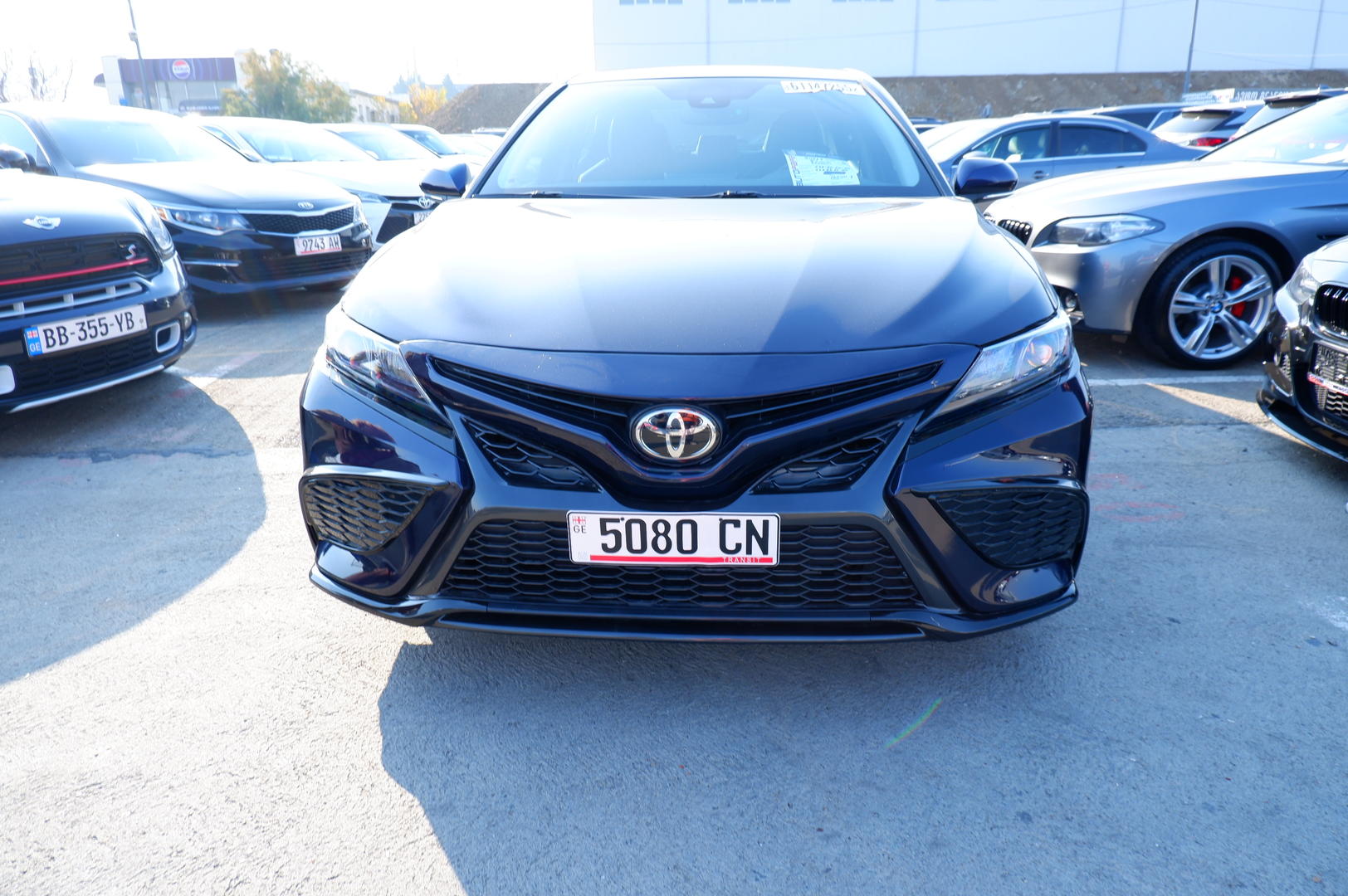 Toyota Camry 2021 — photo 2