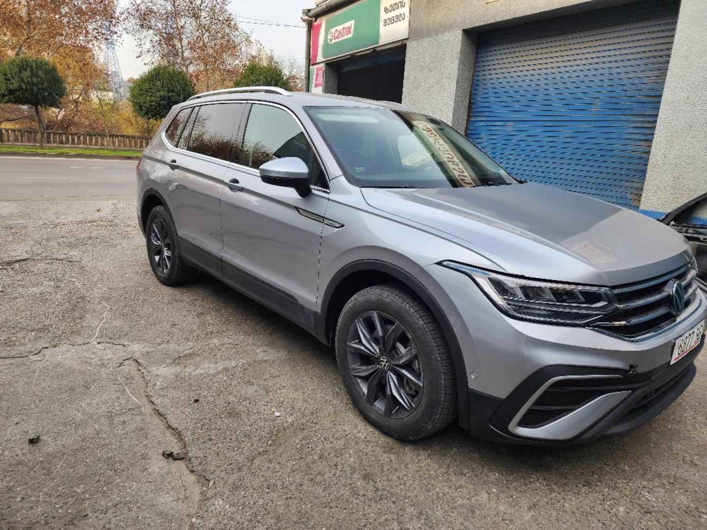 Volkswagen Tiguan 2022 — photo 2