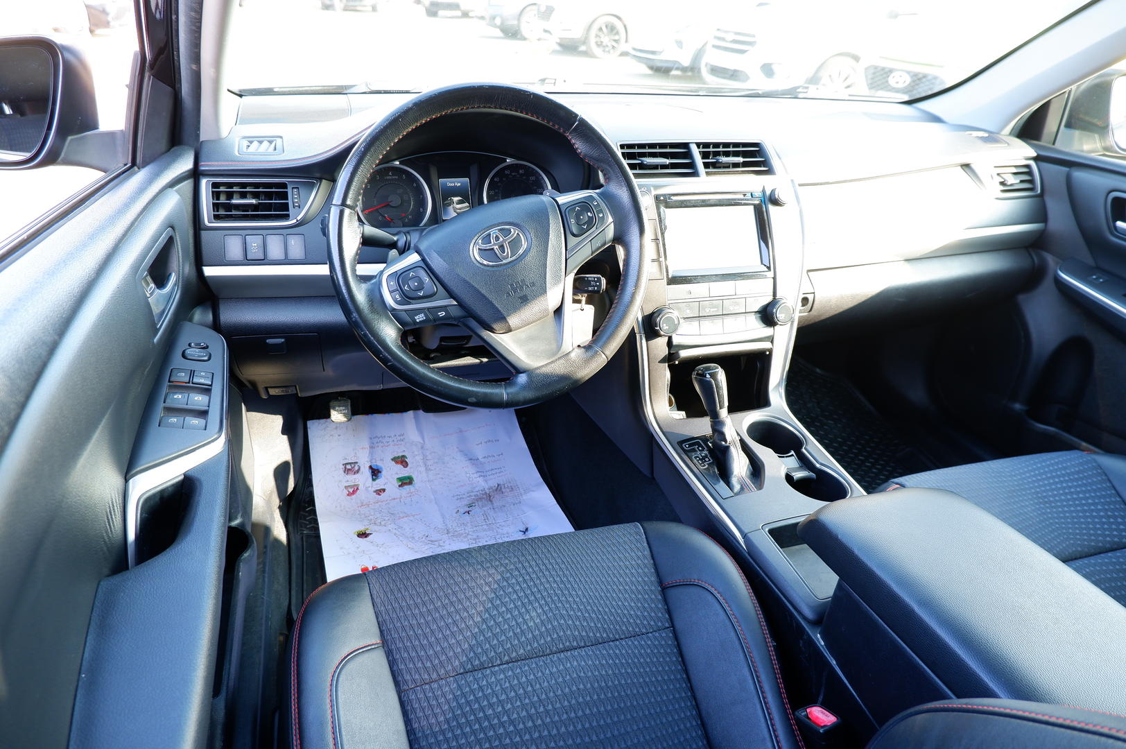 Toyota Camry 2015 — photo 2