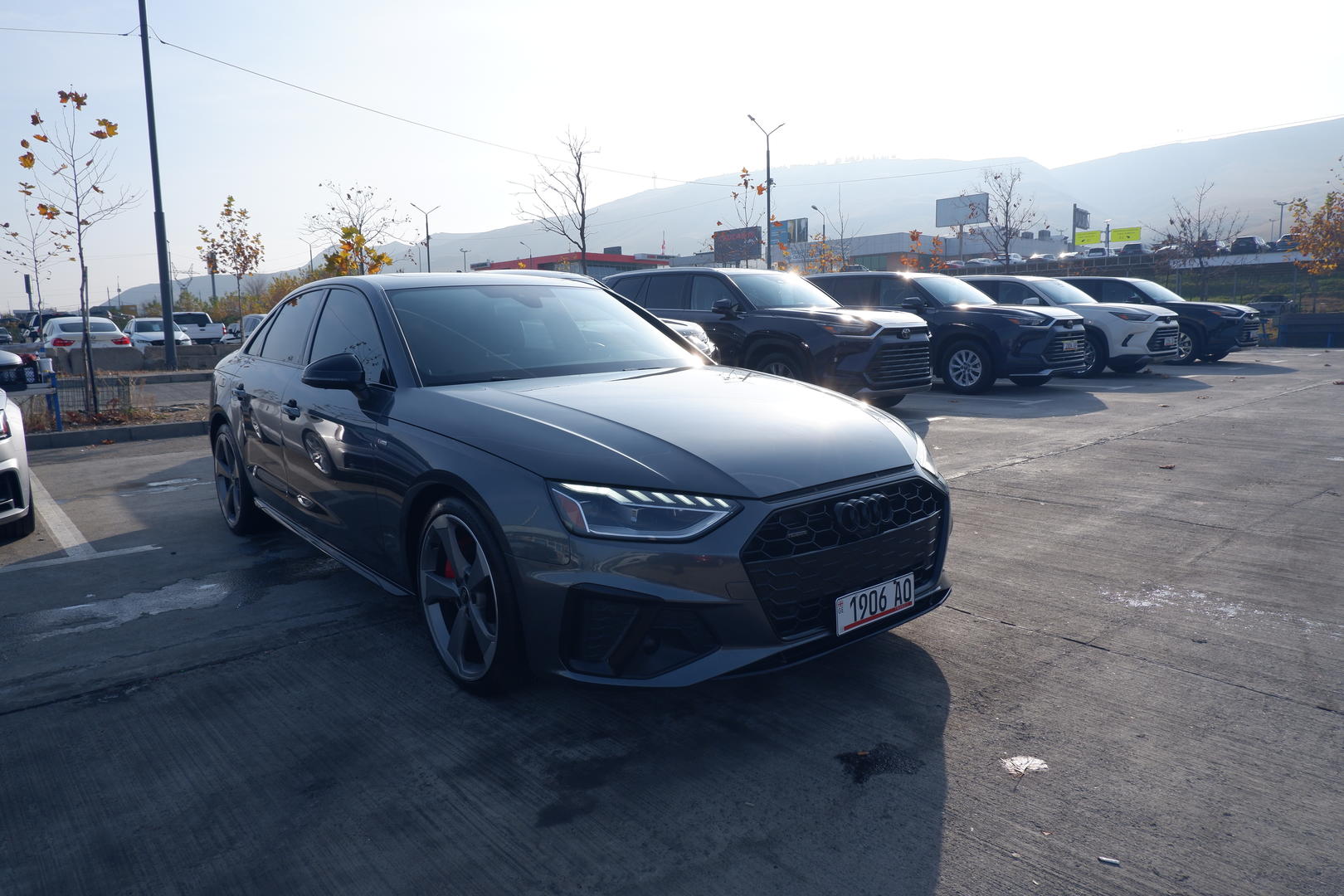 Audi A4 2022 — photo 2
