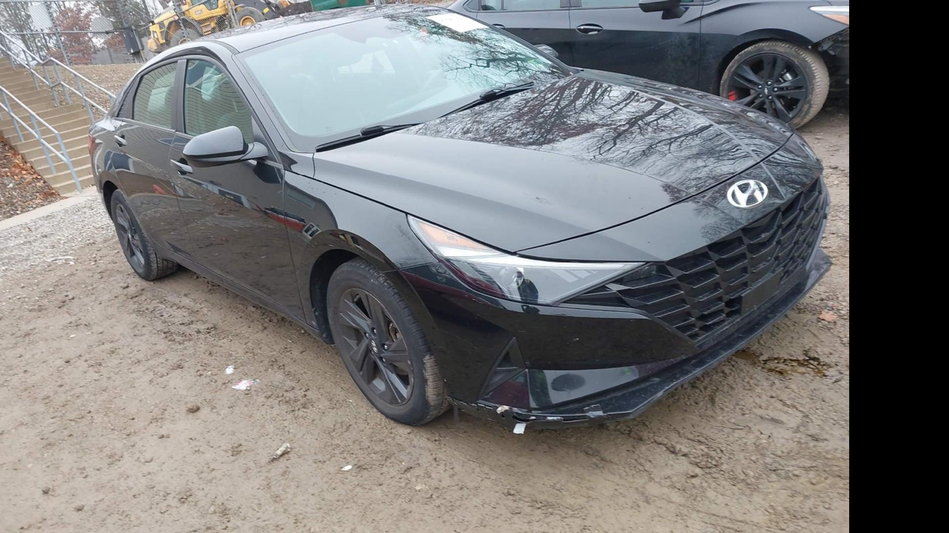 Hyundai Elantra 2021 — photo 2