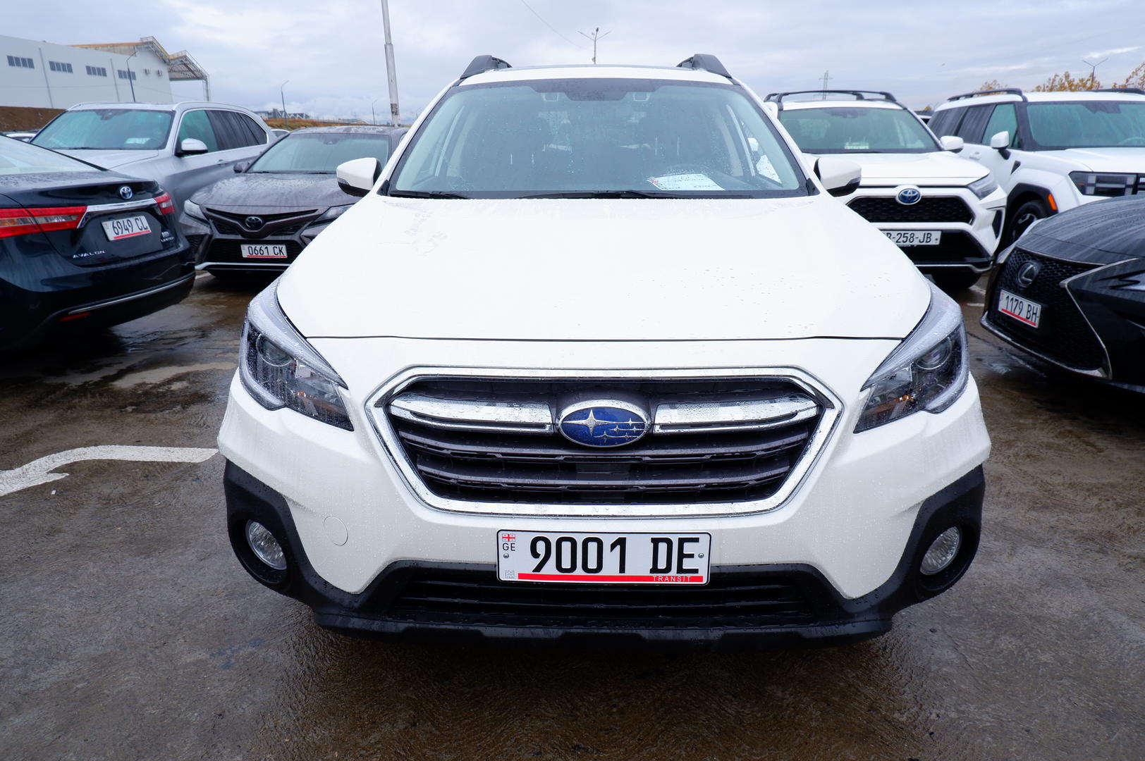 Subaru Outback 2019 — photo 2