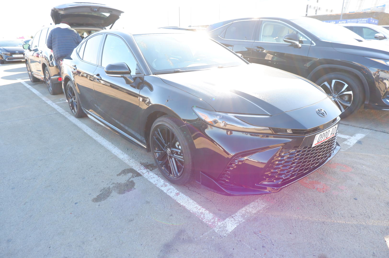 Toyota Camry 2024 — photo 2