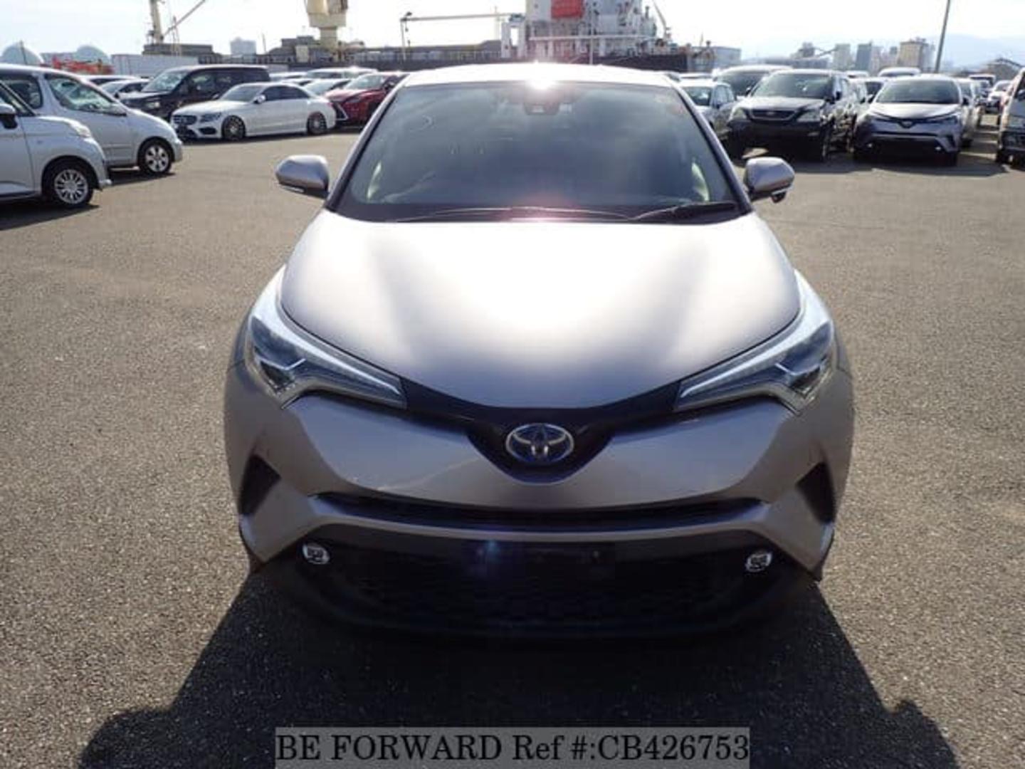 Toyota C-HR 2018 — photo 2