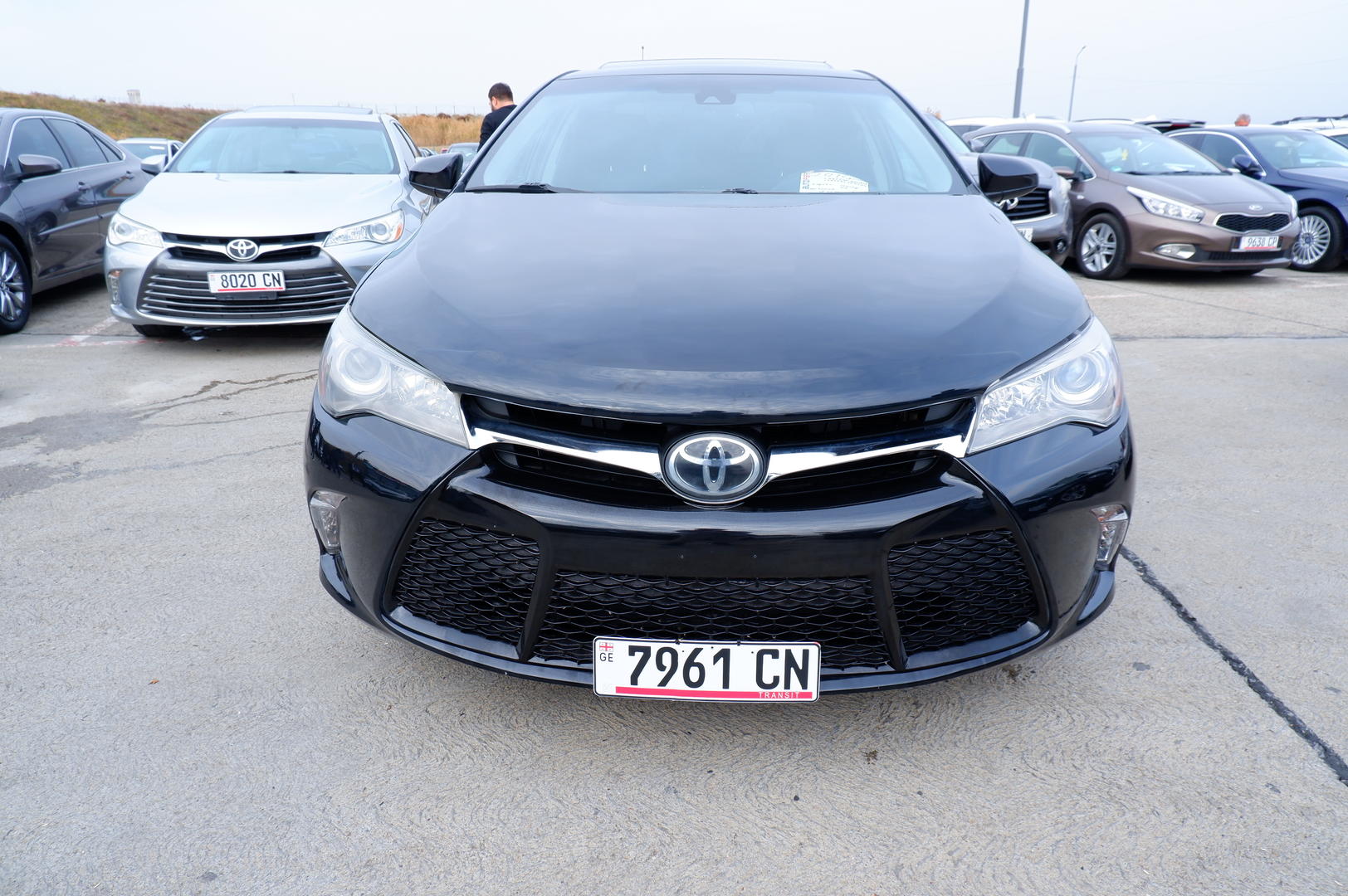 Toyota Camry 2016 — photo 2