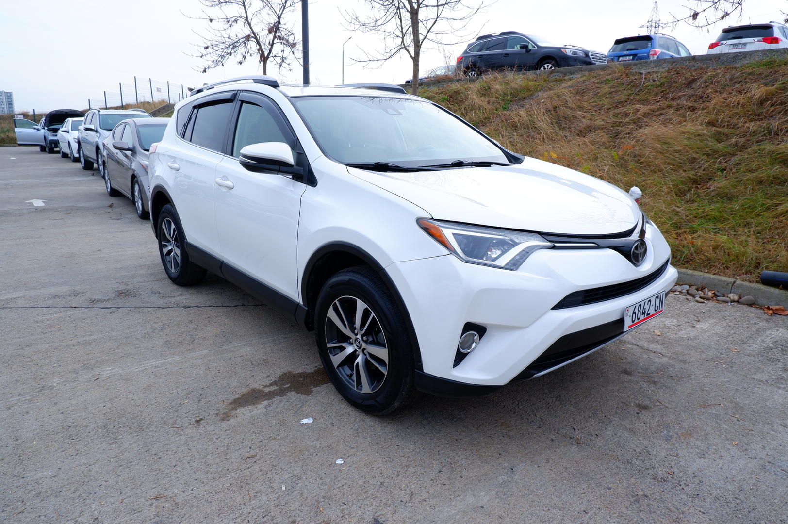 Toyota RAV4 2016 — photo 2