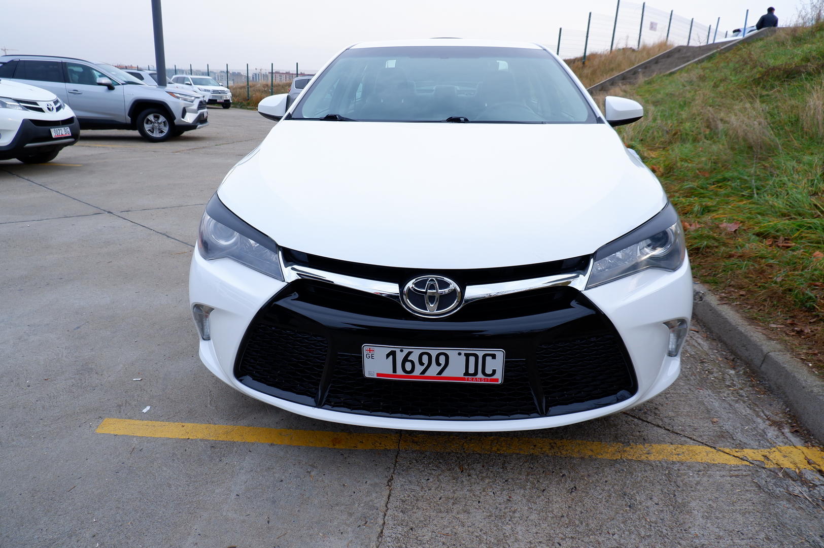 Toyota Camry 2017 — photo 2