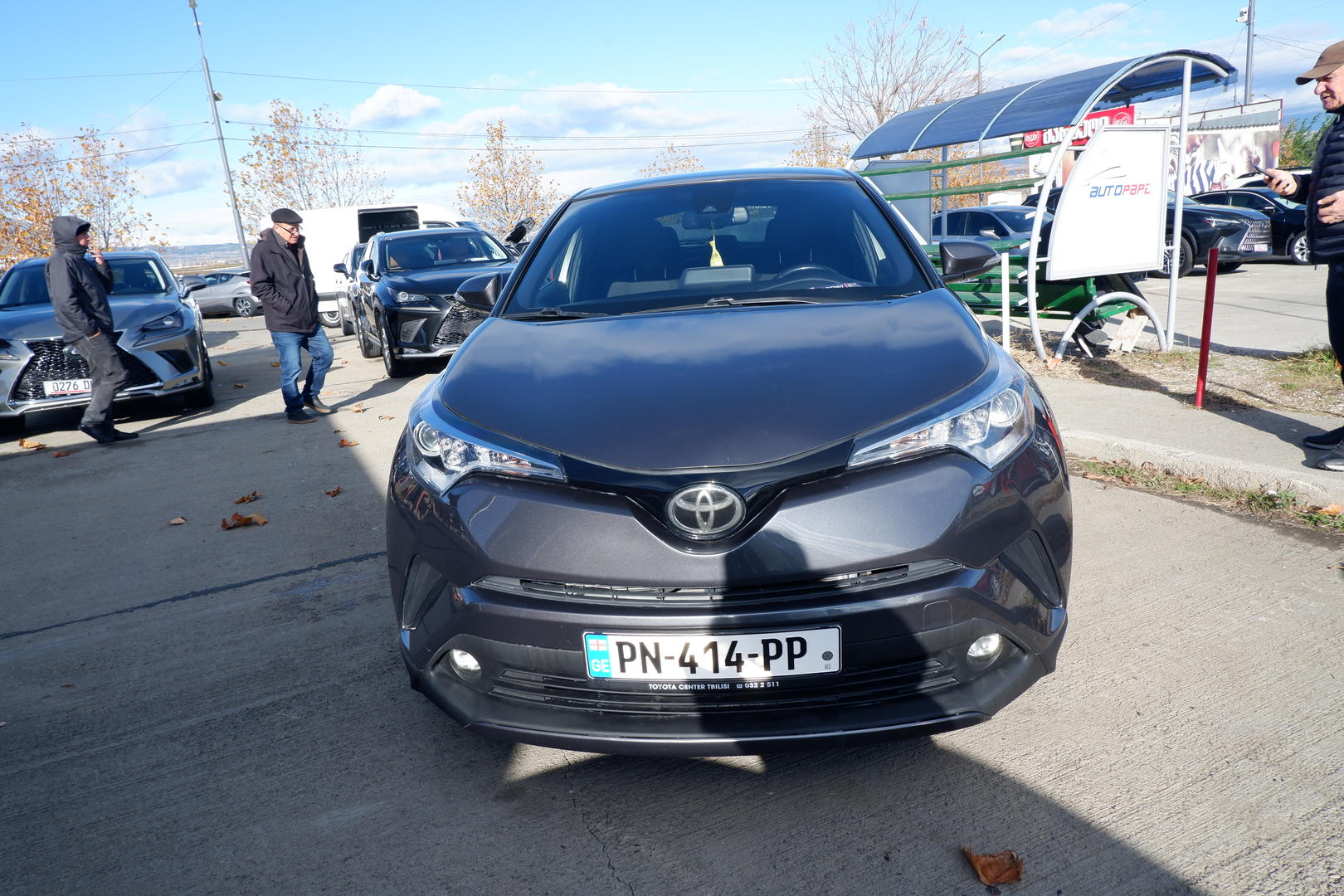 Toyota C-HR 2019 — photo 2
