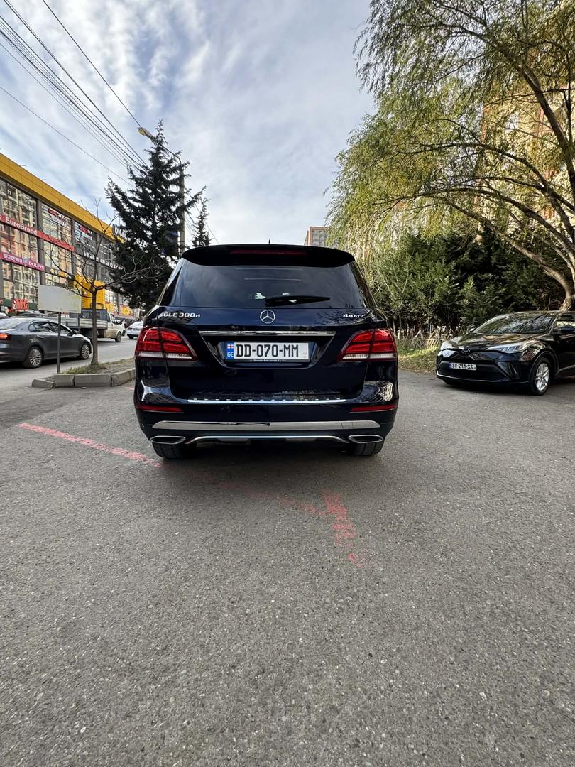 Mercedes-Benz GLE 300 2015 — photo 2