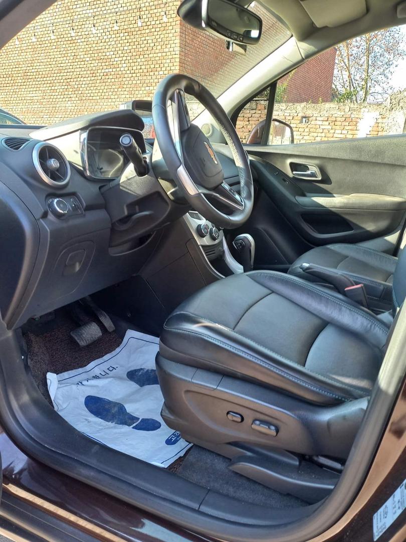 Chevrolet Trax 2015 — photo 2