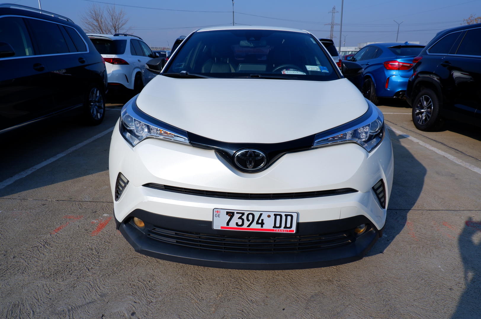 Toyota C-HR 2018 — photo 2
