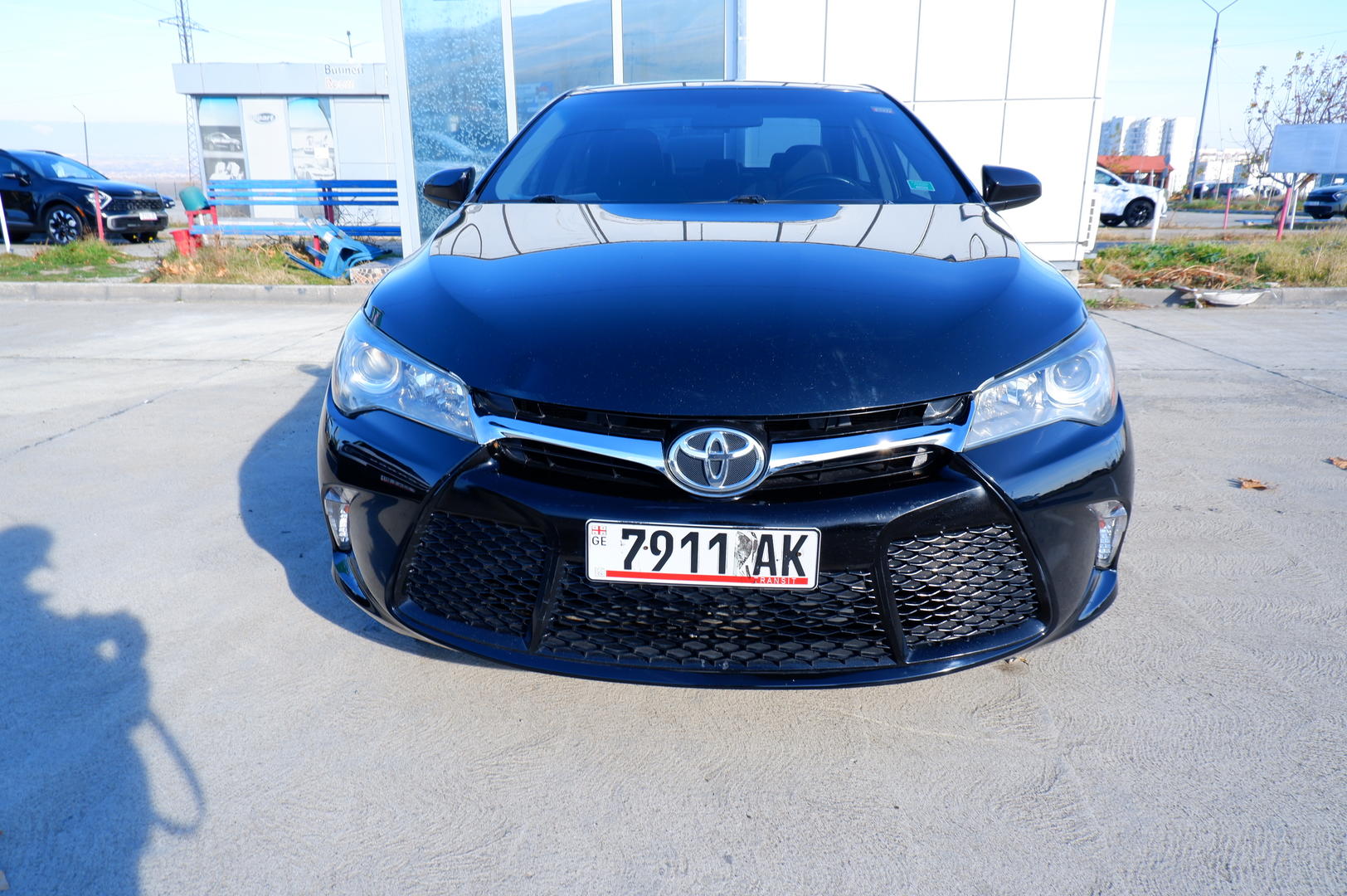 Toyota Camry 2016 — photo 2