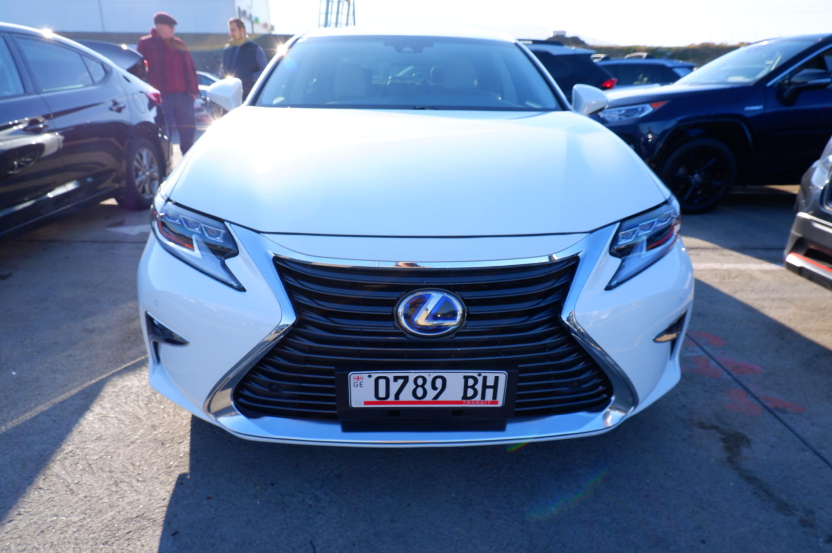 Lexus ES 300 2017 — photo 2