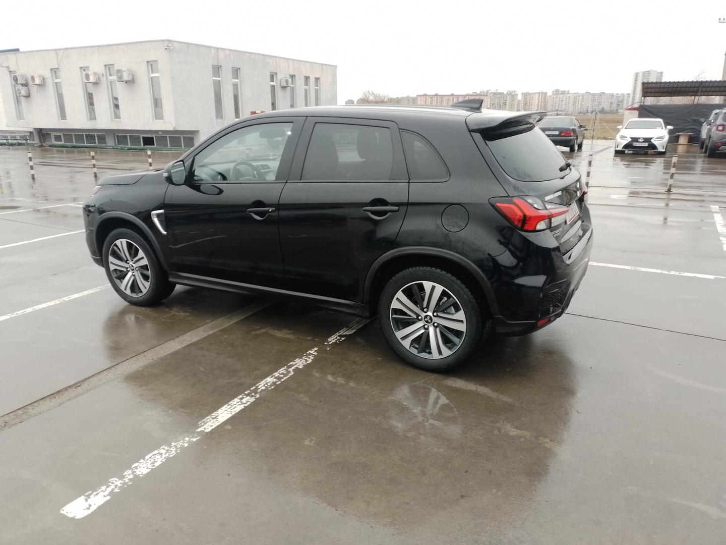 Mitsubishi Outlander Sport 2022 — photo 2
