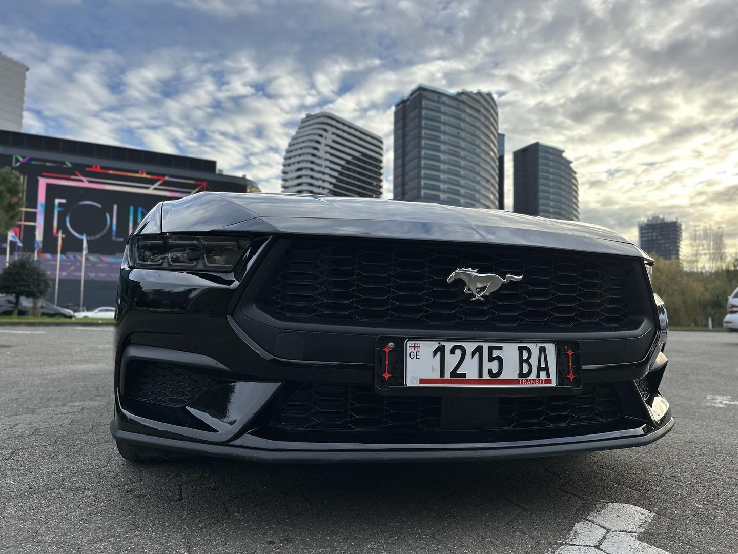 Ford Mustang 2025 — photo 2