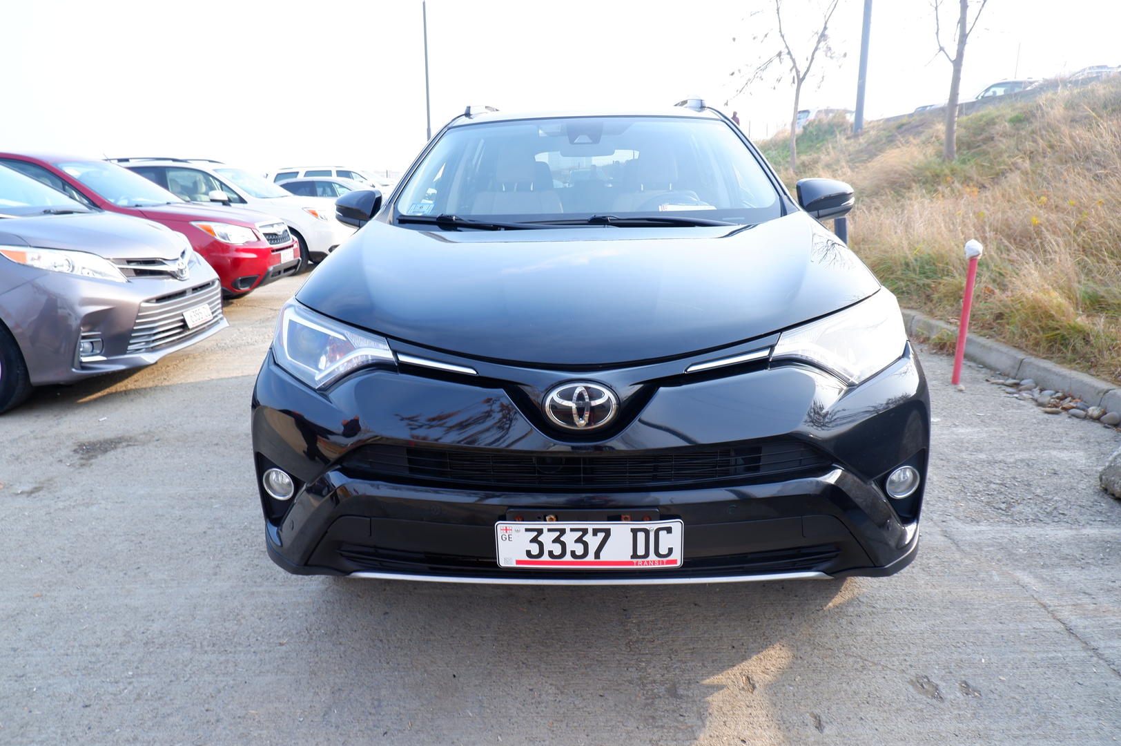Toyota RAV4 2017 — photo 2