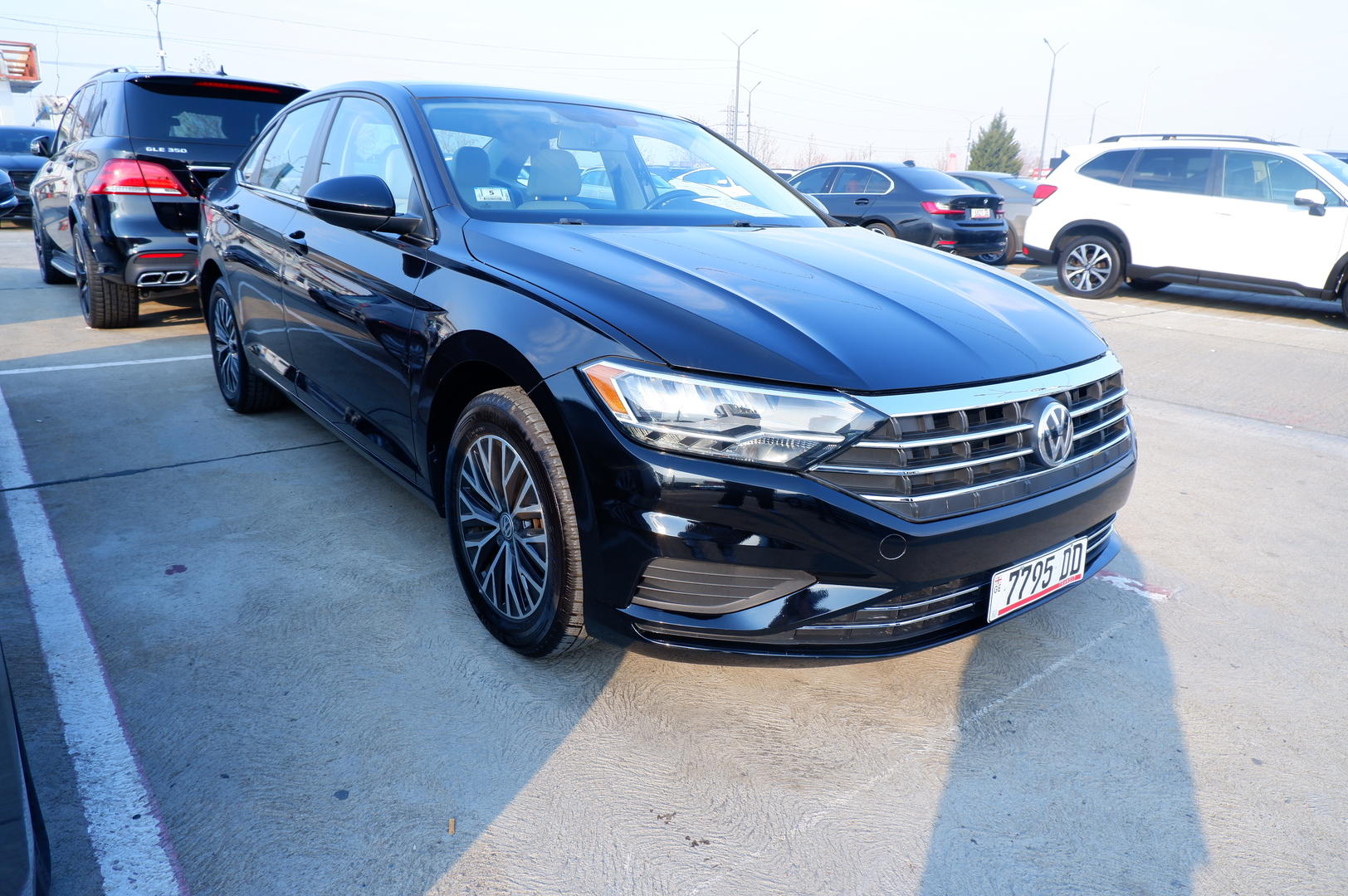 Volkswagen Jetta 2018 — photo 2