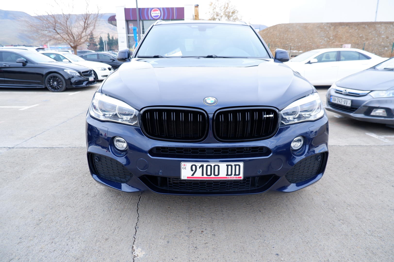 BMW X5 2017 — photo 2