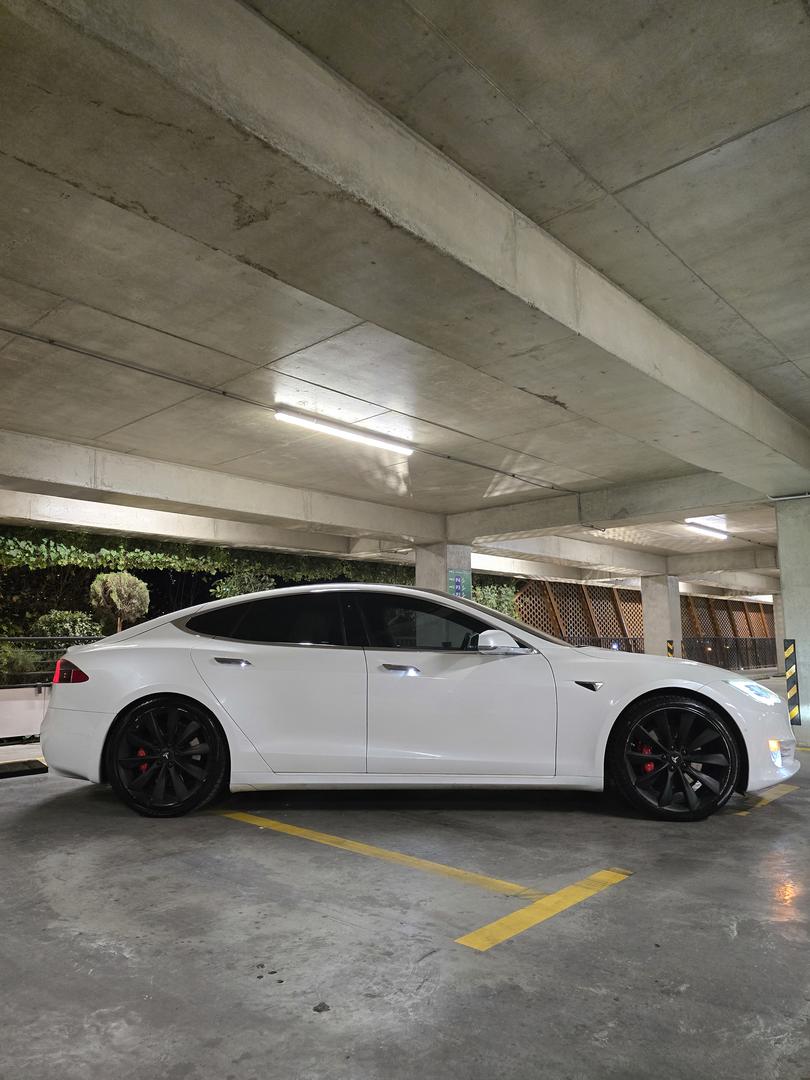 Tesla Model S 2017 — photo 2