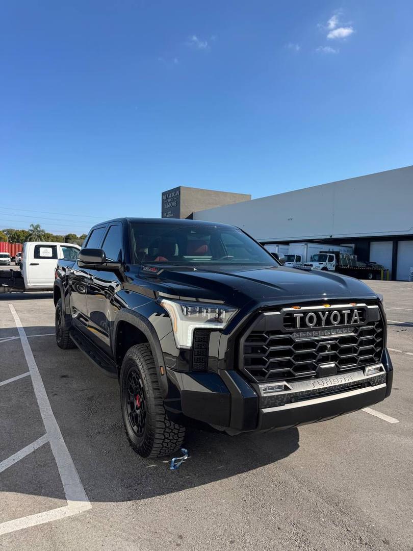 Toyota Tundra 2025 — photo 2