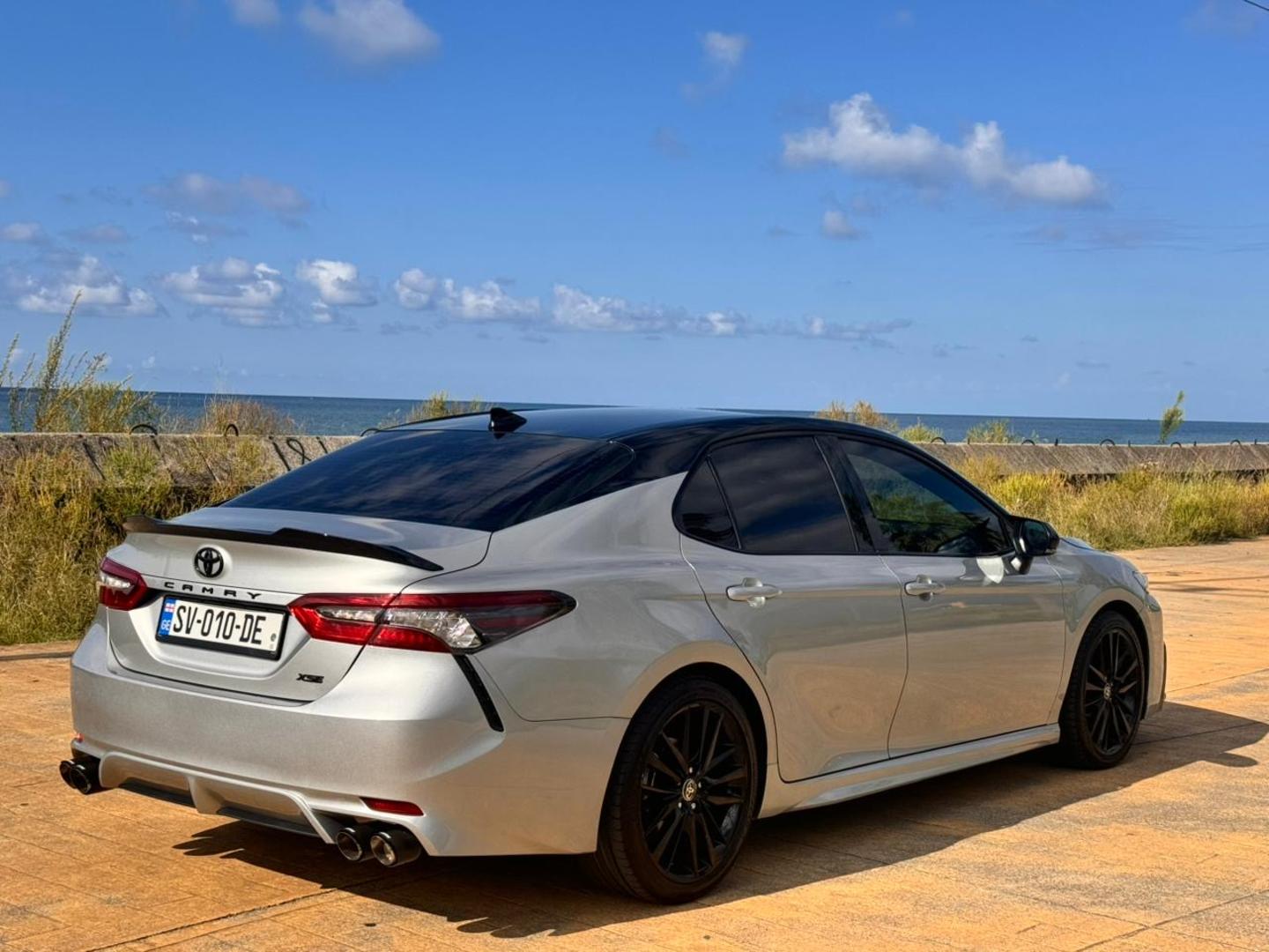 Toyota Camry 2021 — photo 2
