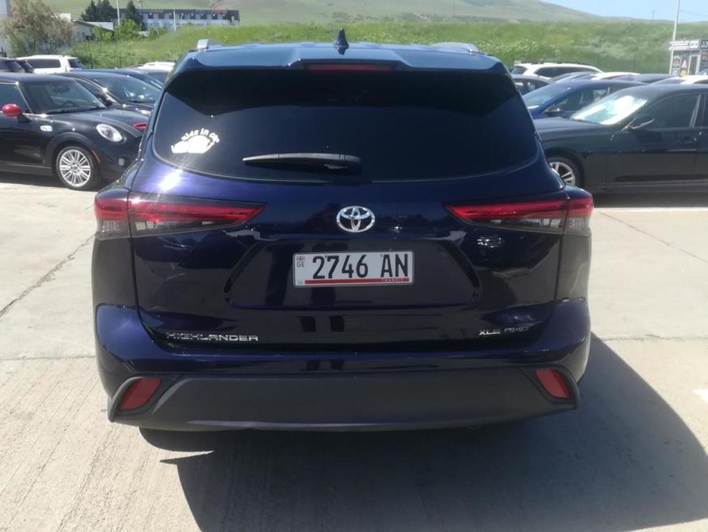 Toyota Highlander 2022 — photo 2