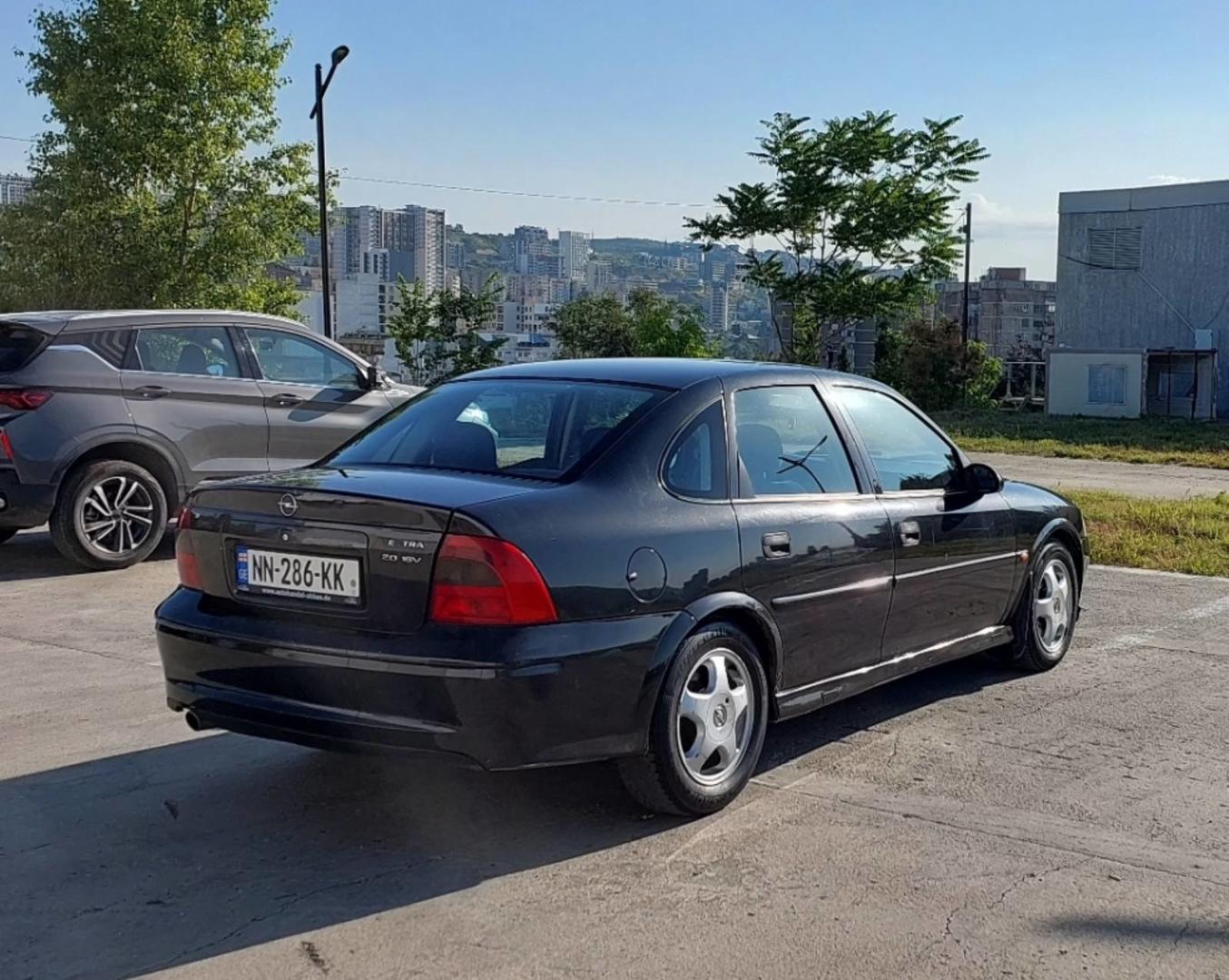 Opel Antara 2000 — photo 2