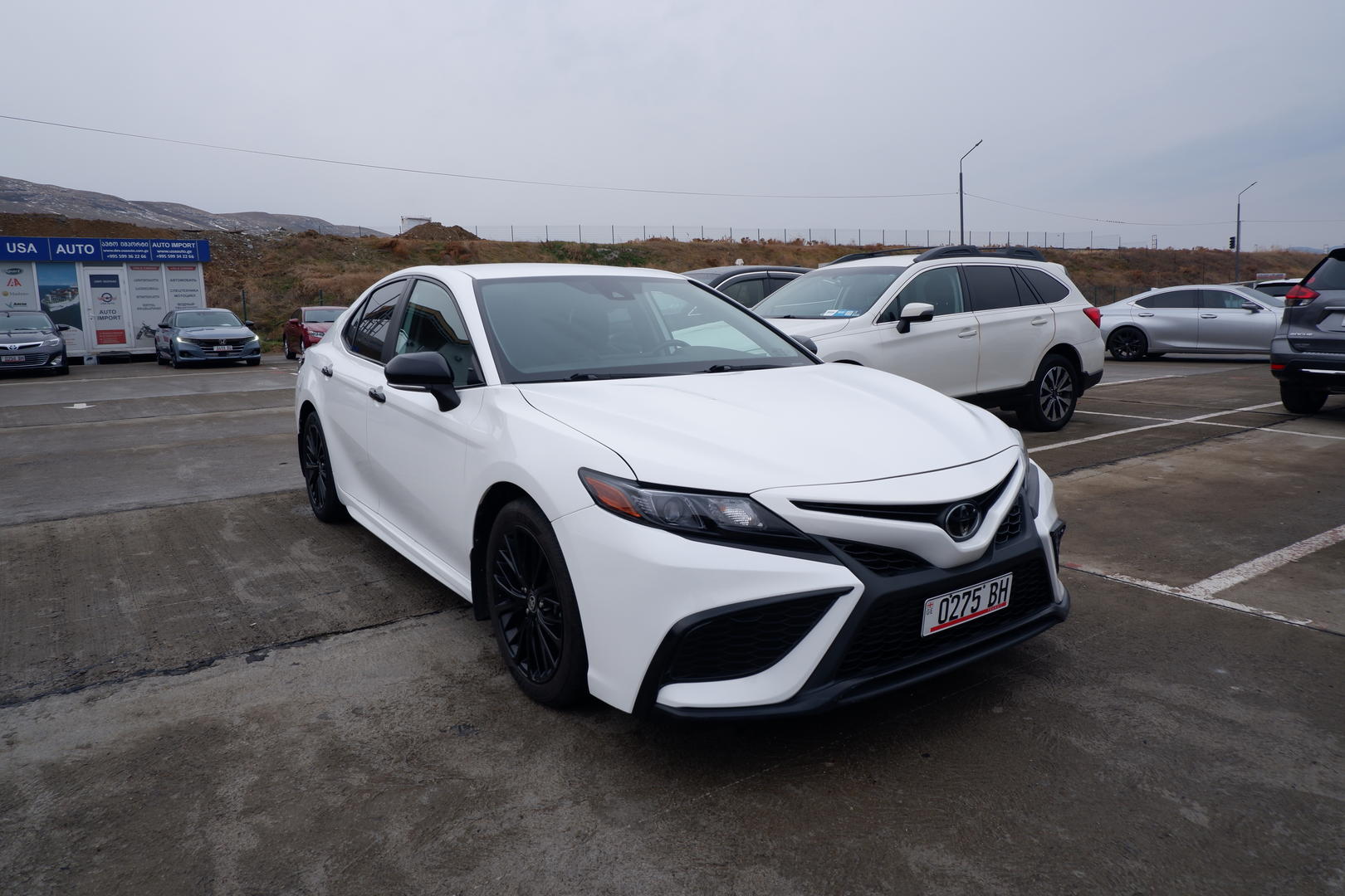 Toyota Camry 2022 — photo 2