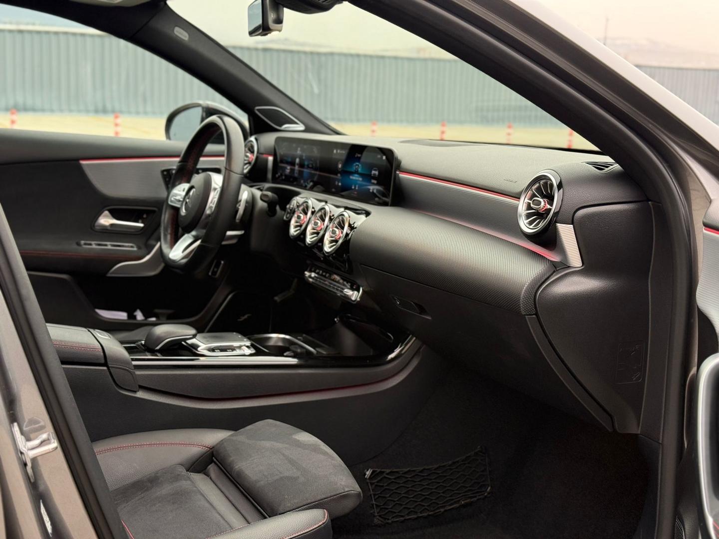 Mercedes-Benz A220 2020 — photo 2