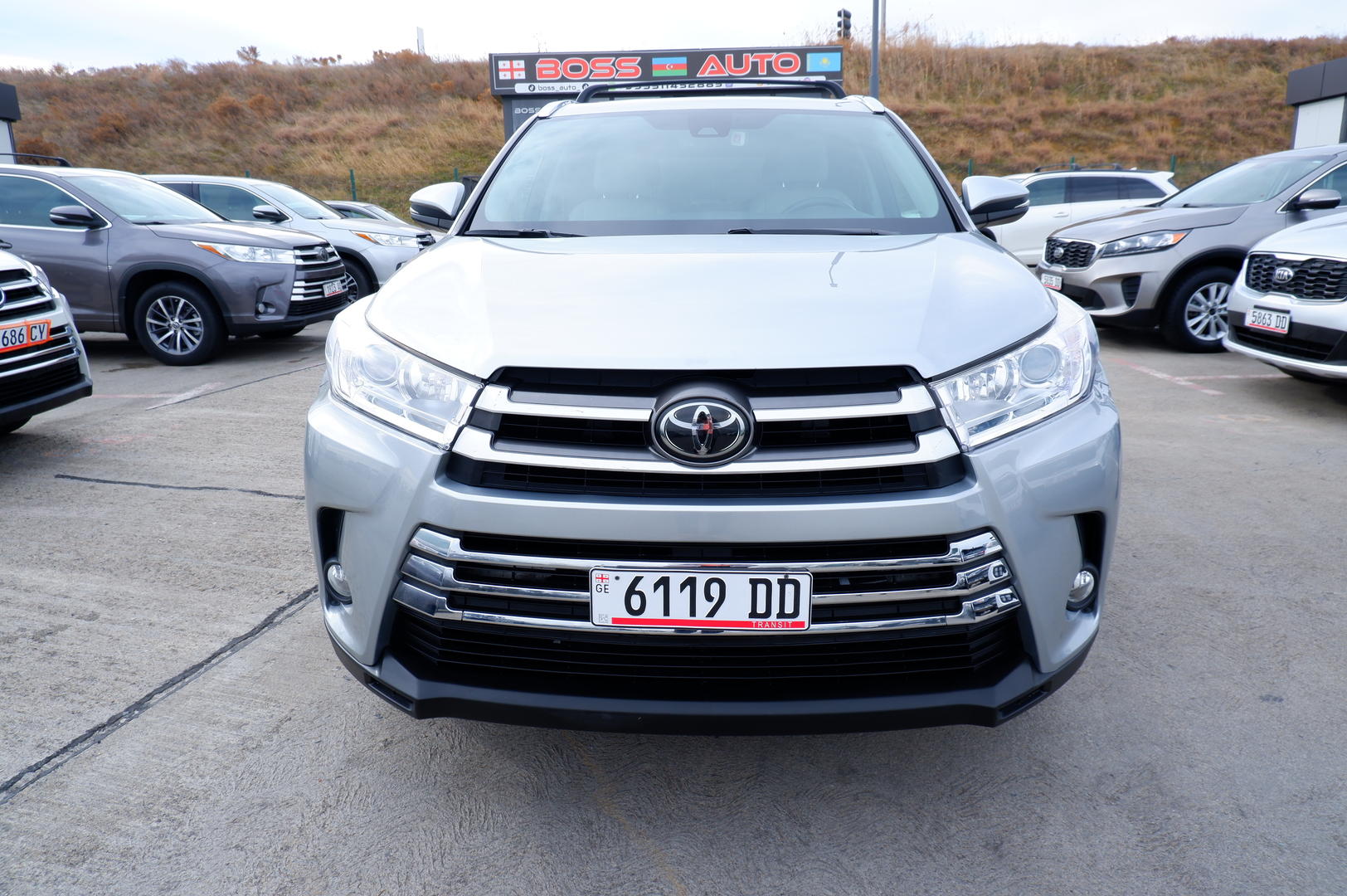 Toyota Highlander 2017 — photo 2
