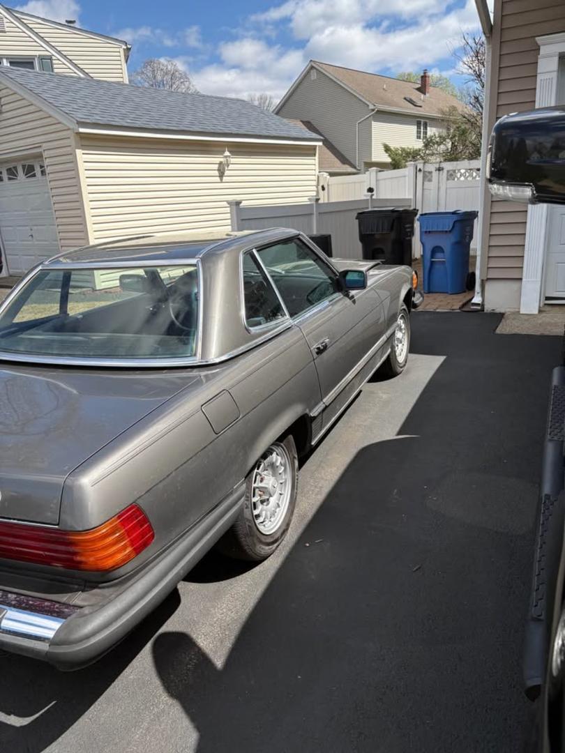 Mercedes-Benz SL 380 1983 — photo 2