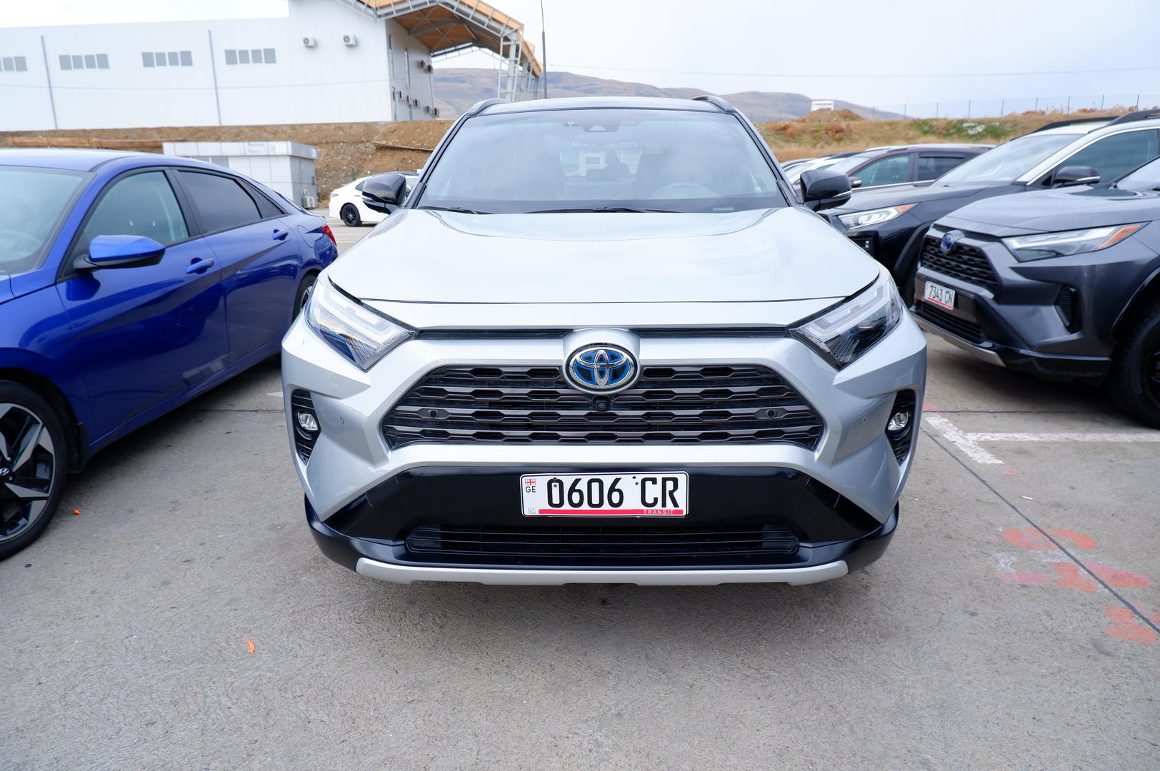 Toyota RAV4 2022 — photo 2