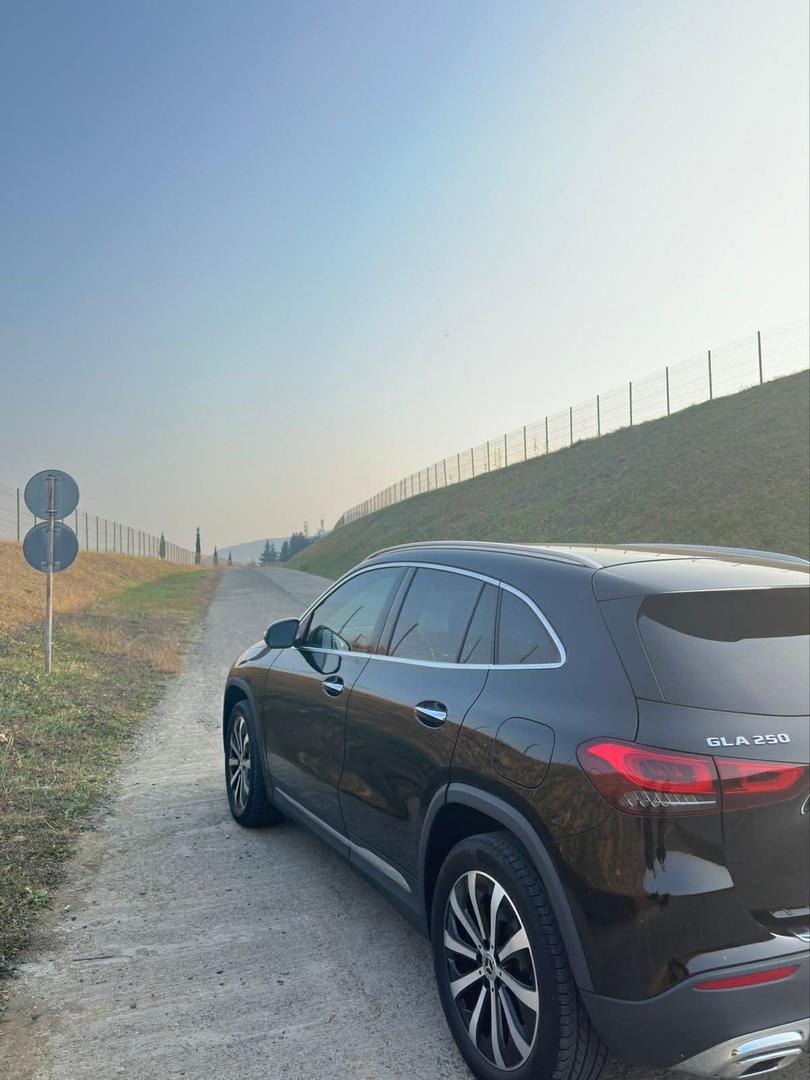 Mercedes-Benz GLA 250 2022 — photo 2