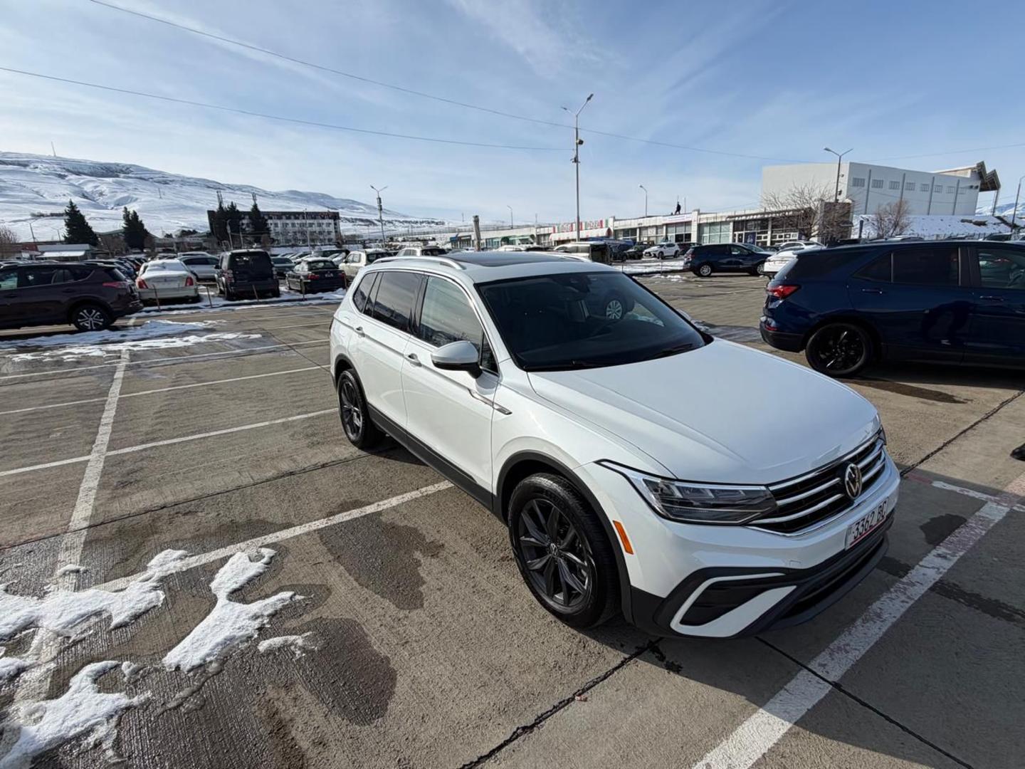 Volkswagen Tiguan 2022 — photo 2